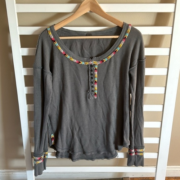 We The Free Gray Cotton Blend Rainbow Thermal Henley Top Size Small - Picture 2 of 13
